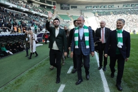 togg-bursasporun-tribun-ve-sort-sponsoru-oldu.jpg
