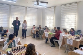 bornovada-genc-zihinler-satrancla-bulusuyor.jpg