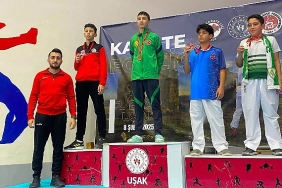 aliagali-karateciler-basarilarina-yenisini-ekledi.jpg