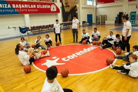 anadolu-efes-spor-kulubunun-2024-2025-sezonu-one-team-sosyal-sorumluluk-projesi-antalyada-basladi.jpg