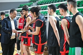 bornovanin-gencleri-turkiye-sampiyonlugu-yolunda.jpg