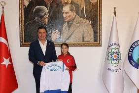 buyuksehir-sporcusu-masa-tenisinde-dunya-dordunculugune-yukseldi.jpg