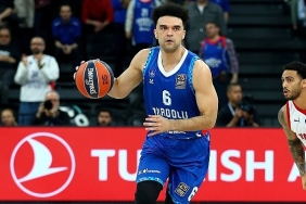 anadolu-efes-spor-kulubu-turkish-airlines-euroleaguein-25-yilina-ozel-90lar-nostalji-formasi-ile-parkeye-cikti.jpg