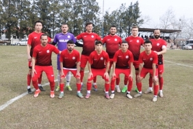 bes-yillik-aradan-sonra-foca-belediyespor-lige-geri-dondu.jpg