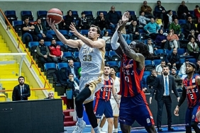buyuksehirden-play-off-yolunda-kritik-galibiyet.jpg