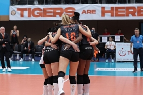 eczacibasi-dynavit-vakifbanki-konuk-etti.jpg