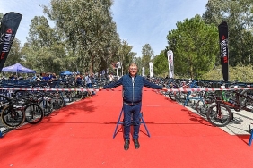 tugaydan-izmir-triatlonu-mujdesi.jpg