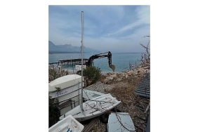 yat-yelken-kulubunden-baskan-topalogluna-tesekkur.jpg