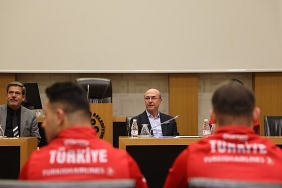 ozel-sporcular-futsal-milli-takimi-ziyaret.jpg