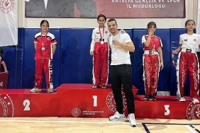 belediye-kick-boks-sporcularindan-buyuk-basari.jpg