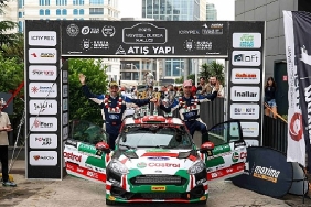 castrol-ford-team-turkiye-yesil-bursa-rallisinde-sinifini-domine-etti-ve-markalar-kupasini-kaldirdi.jpg