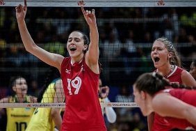 eczacibasi-dynavitten-orta-oyuncu-hamlesi-emily-maglio.jpg
