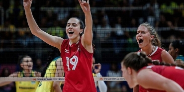 eczacibasi-dynavitten-orta-oyuncu-hamlesi-emily-maglio.jpg