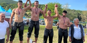 golcuk-belediyespor-pehlivanlari-basariya-doymuyor.jpg