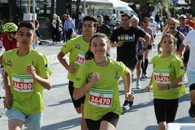 karsiyaka-anneler-gununde-zubeyde-hanima-kosuyor-son-basvuru-9-mayis.jpg