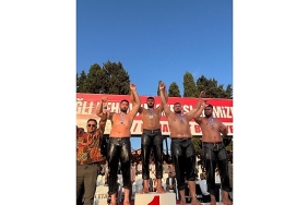 kemer-belediye-gurescisinden-ucunculuk.jpg