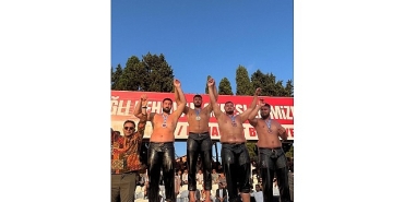 kemer-belediye-gurescisinden-ucunculuk.jpg