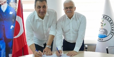 aslan-yol-burhaniye-belediyesporda-basantrenor-mustafa-secerlioglu-donemi-basladi.jpg