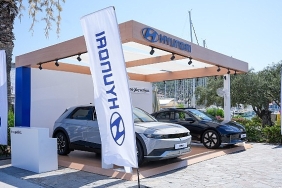 hyundai-yazin-enerjisini-ege-sahillerine-tasiyor.jpg