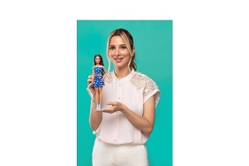 barbie-tip-1-diyabetli-ilk-bebegini-pinar-sabanciyla-tanitti.jpg