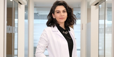 regl-gebelik-menopoz-dis-etleri-bu-sureclerden-etkileniyor.jpg