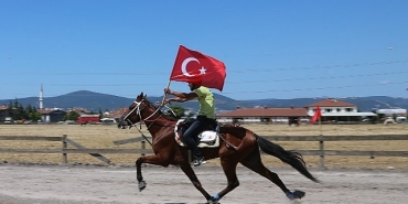 rahvan-at-yarislari-heyecaninda-sira-golcuk-kosusunda.jpg