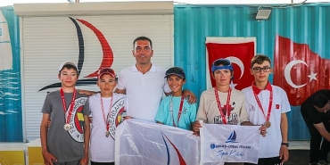 9-eylul-kurtulus-kupasi-yelken-yarislari-tamamlandi.jpg