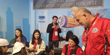 baskan-ibrahim-sandikci-teknofest-istanbulda-genclerle-bulustu.jpg