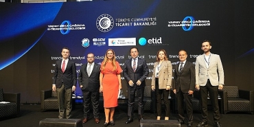 e-ticaret-devlerinin-ceolari-yapay-zeka-caginda-e-ticaretin-gelecegi-zirvesinde-bulustu.jpg