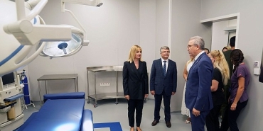 eu-dis-hekimligi-fakultesi-yasli-ve-engelli-dostu-son-basamak-hastane-olarak-hizmet-veriyor.jpg