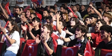 milli-heyecan-osmangazi-meydaninda-yasandi.jpg
