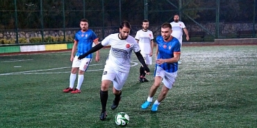 osmangazide-geleneksel-hali-saha-turnuvasi-basladi.jpg