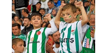 osmangazinin-miniklerinden-bursaspora-buyuk-destek.jpg