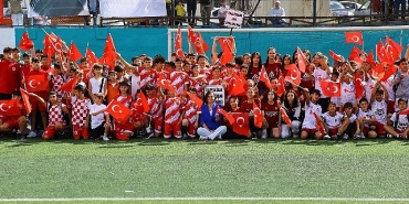 karabaglar-da-amator-spor-kuluplerine-buyuk-destek.jpg