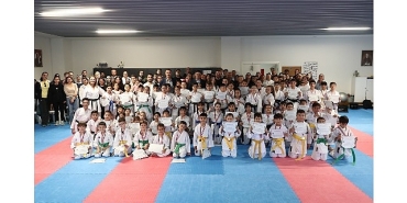 aliaga-belediyesi-karate-kursunda-75-sporcu-yeni-kusagina-kavustu.jpg