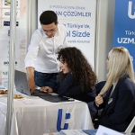 bilisim-fuari-stantlarina-7den-70e-yogun-ilgi.jpg