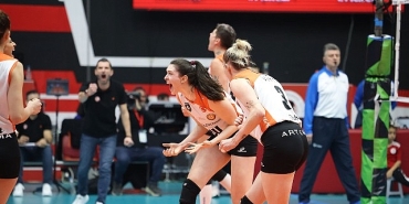 eczacibasi-dynavit-yunanistan-deplasmanindan-1-puanla-dondu.jpg