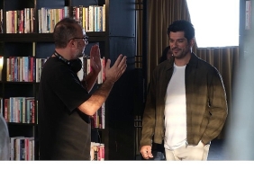 burak-ozcivitli-reklam-filminin-kamera-arkasi-yayinda.jpg