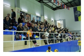 didim-sahasinda-voleybol-soleni-3-0.jpg