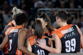 eczacibasi-dynavit-axa-sigorta-kadinlar-kupa-voleyi-ikinci-sirada-tamamladi.jpg
