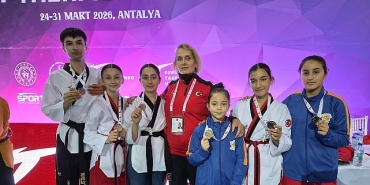 uluslararasi-sampiyonada-madalya-yagmuru.jpg