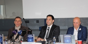 acibadem-sports-academyden-futbolun-gelecegine-isik-tutan-panel.jpg