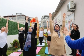 gulsah-durbay-kadin-danisma-merkezinde-yoga-heyecani.jpg