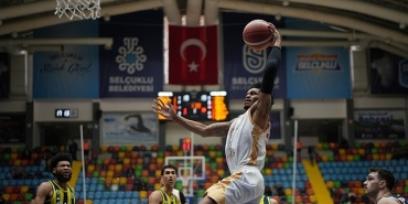 konya-buyuksehir-play-off-ceyrek-finalinde-avantaji-kapti.jpg