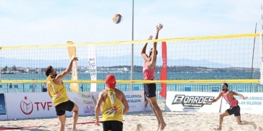 Çeşme’de Uluslararası Grand Slam Plaj Voleybolu heyecanı yaşandı