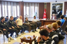 Burhaniye Belediyespor Futbol A Takımı’ndan Başkan Deveciler’e Ziyaret