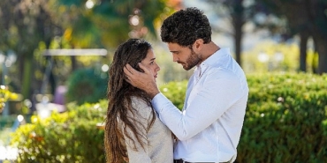 Merakla beklenen yeni dizi 'Menekşe' sete çıktı