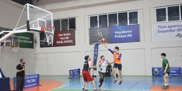 Sokak Basketbolunda Şampiyonlar Kupalarını Aldı